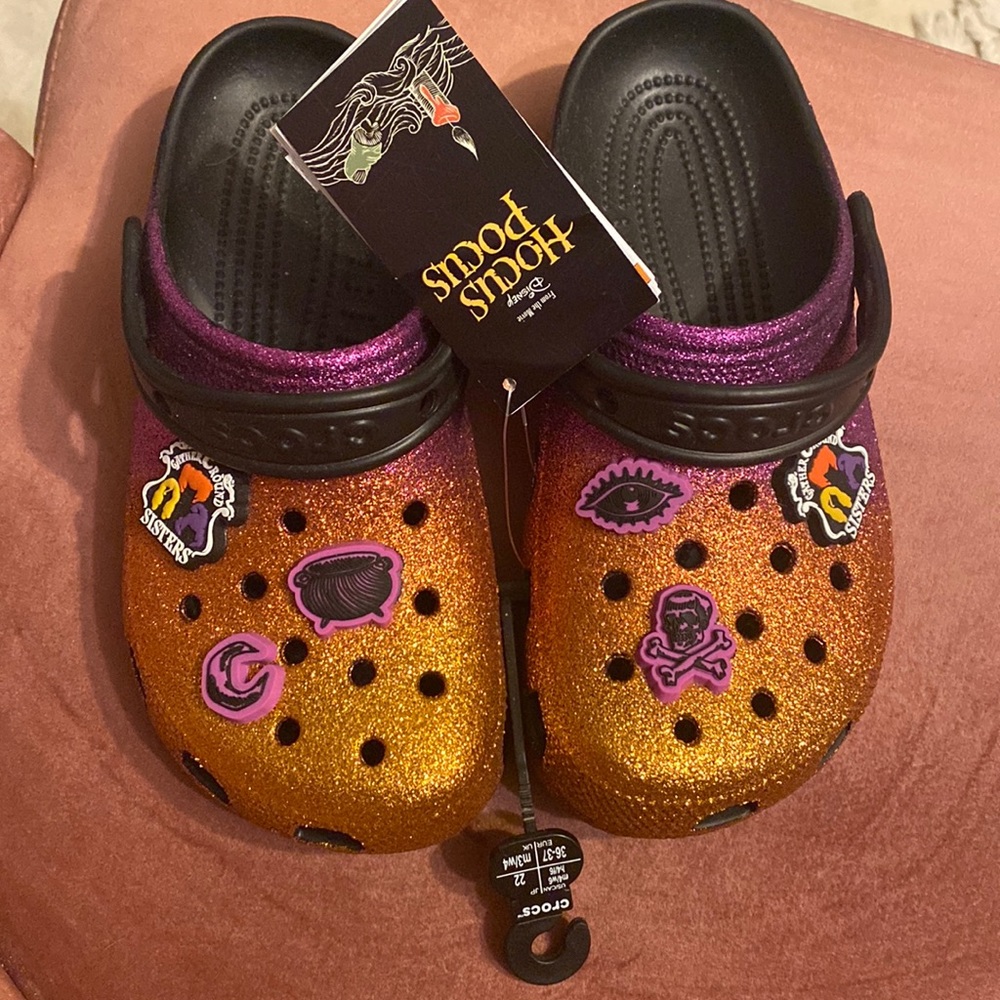 Brand New Disney Hocus Pocus Crocs Size 6